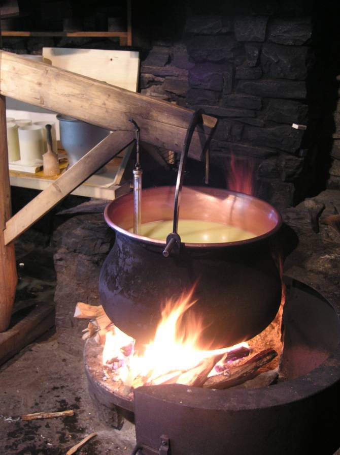 Ancient-Cheese-Making-Recreation